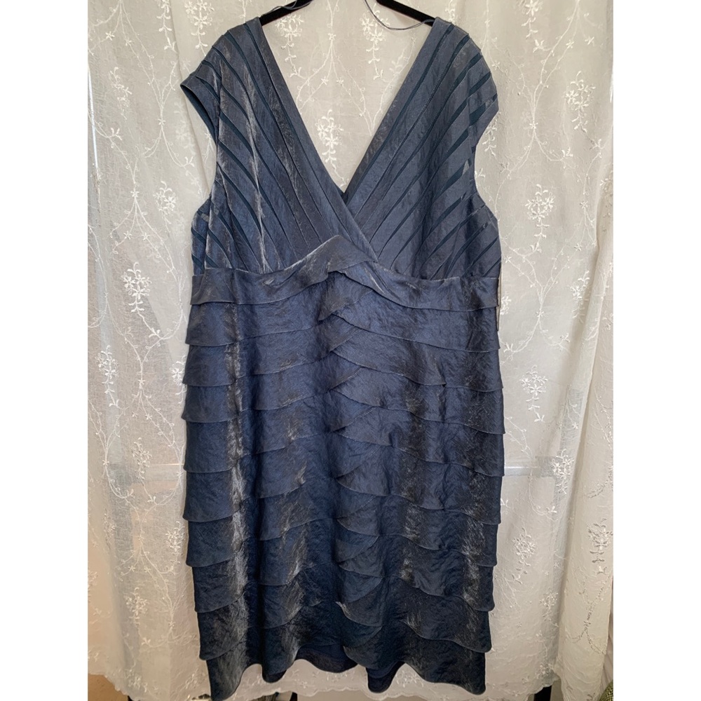 Adrianna Papell Women’s Tiered Dress Size 22W NWT